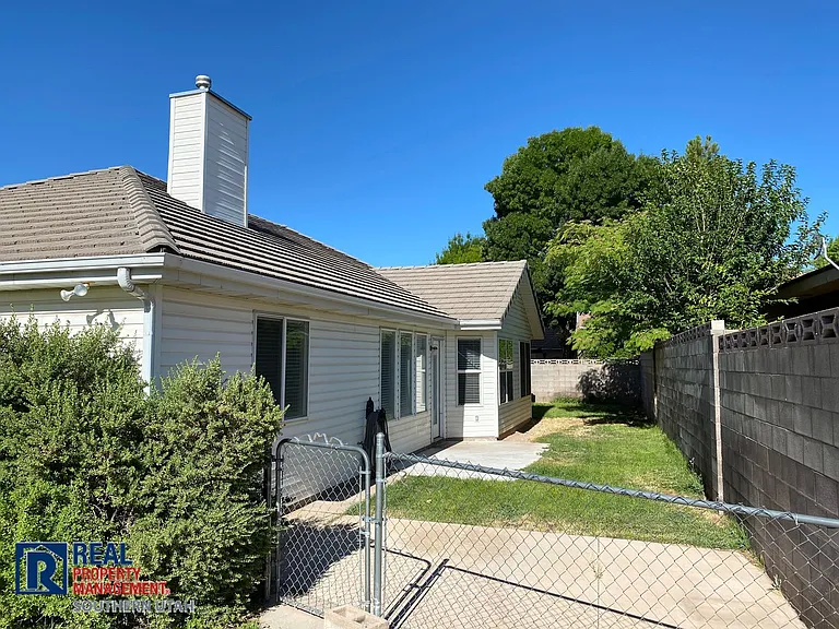 196 N 2270 E — Photo 6
