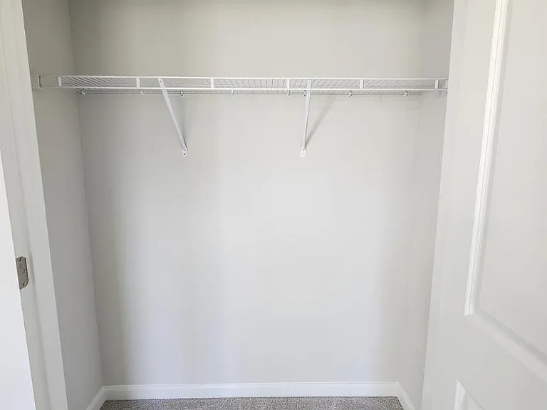 2431 Kasota Ln — Photo 9