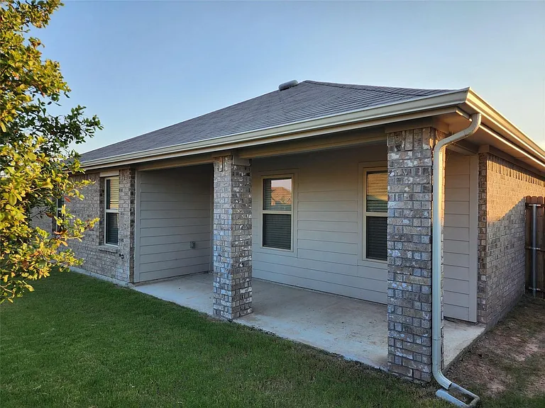 100 Stovall Ln — Photo 12