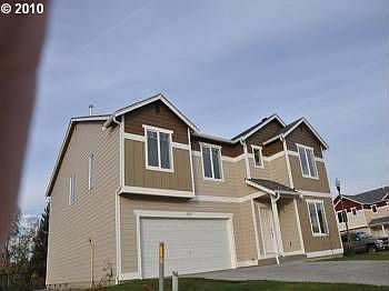 1st image of 2810 NE 105th Cir