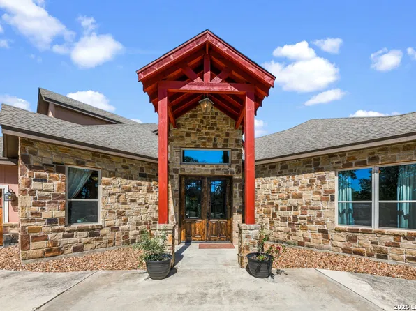 507 ENCHANTED OAK DR, La Vernia, TX 78121