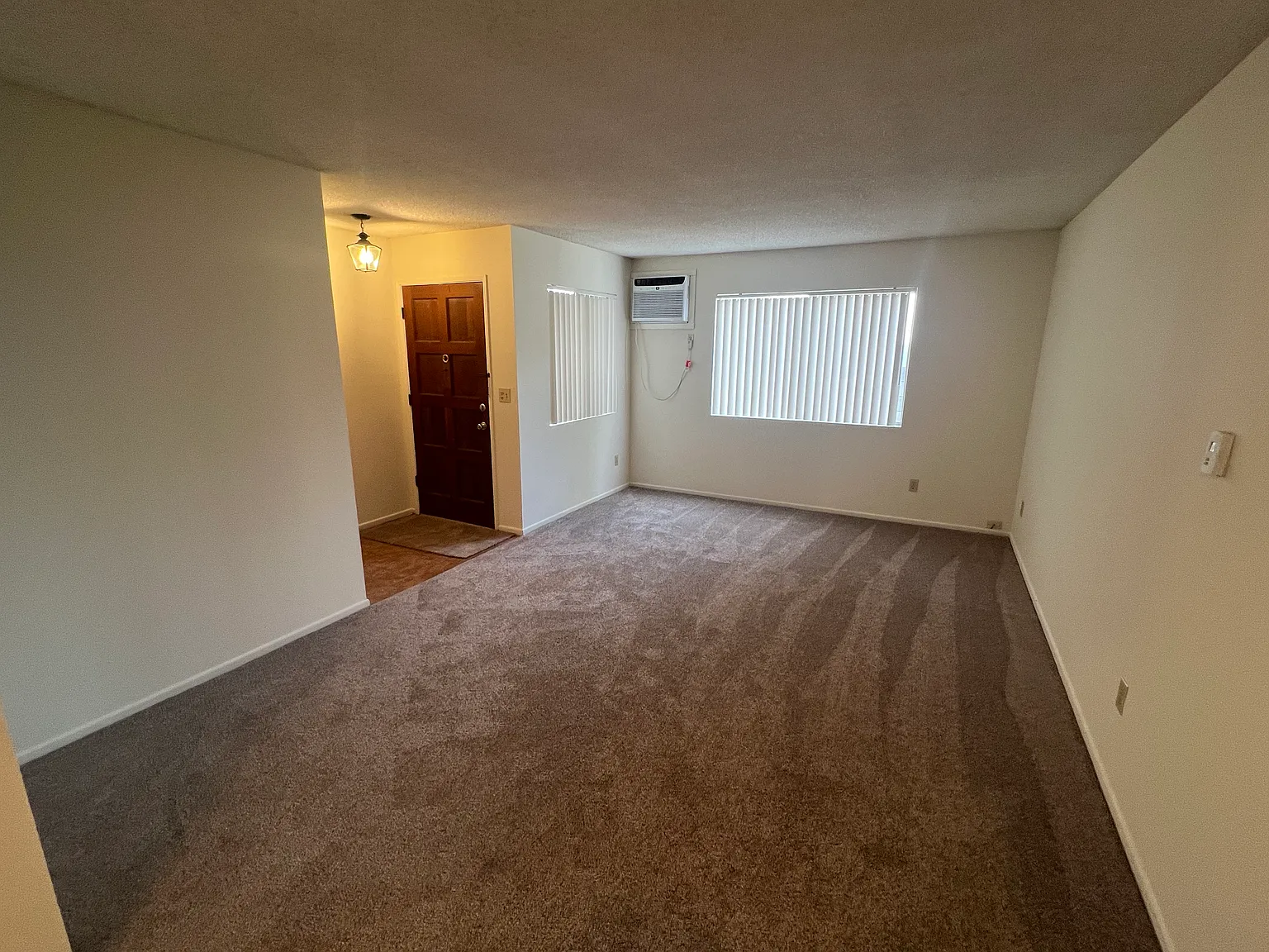 2 bed, 900 sqft, $2,595 — Photo 2