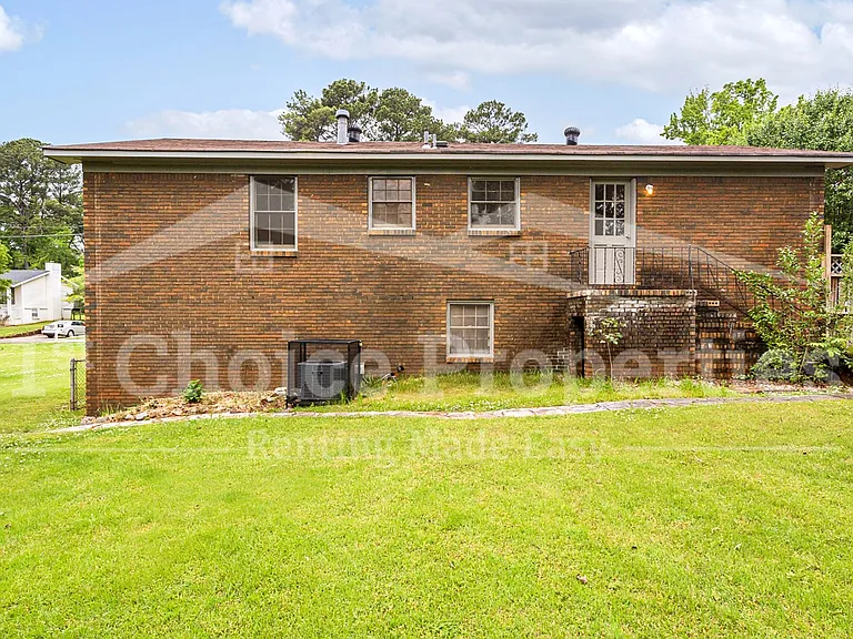 3355 Crescent Dr — Photo 4