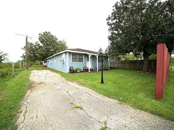 2nd image of 7518 Fm 442 Rd