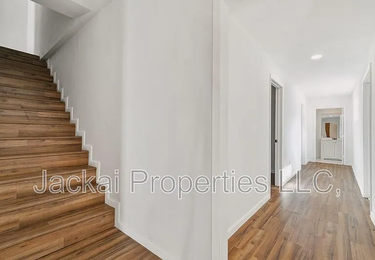 2038 Avon Dr — Photo 12