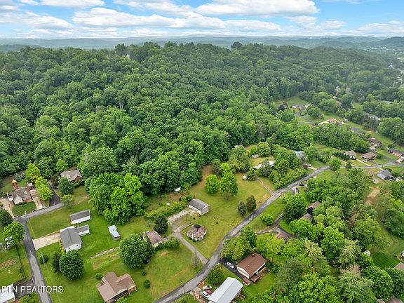 4th image of 1656 Ridgeway Dr