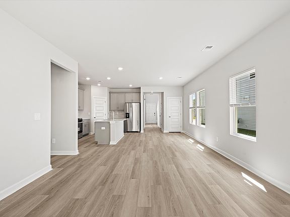 Welcome to the Sydney floorplan at Creek Ridge - Heritage Collection.