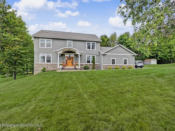 113 Grouse Hill Rd, Greenfield Township, PA 18407