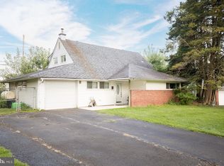 144 Highland Park Dr, Levittown, PA 19056