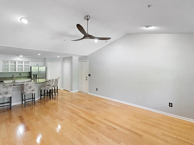 1407 Millbrook Trl — Photo 10
