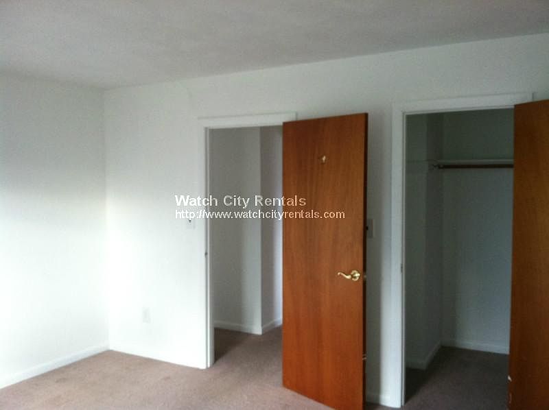 2nd image of 368 Lincoln St APT 1