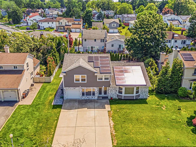 31 Sutton Hill Ln — Photo 4