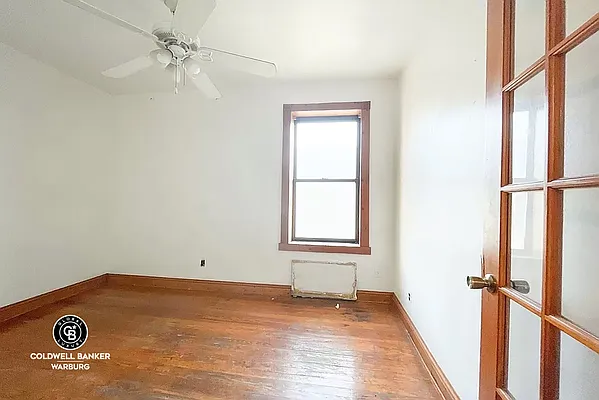 Rented by Coldwell Banker Warburg | media 21