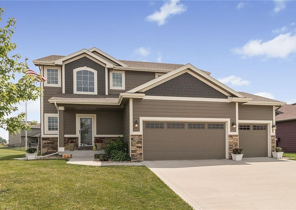 1st image of 510 NE Bowman Dr