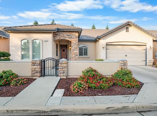 5512 W Orchard Ave, Visalia, CA 93277