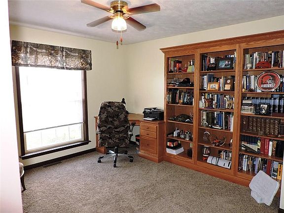 3rd image of 614 Spyglass Ct