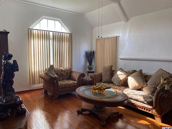 5th image of 669 W Glenoaks Blvd N