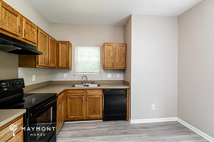677 Continental Dr — Photo 7