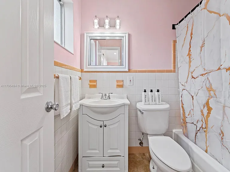 1761 NE 52nd St #1-2 — Photo 12