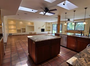 98 E Canterbury Ct, Phoenix, AZ 85022