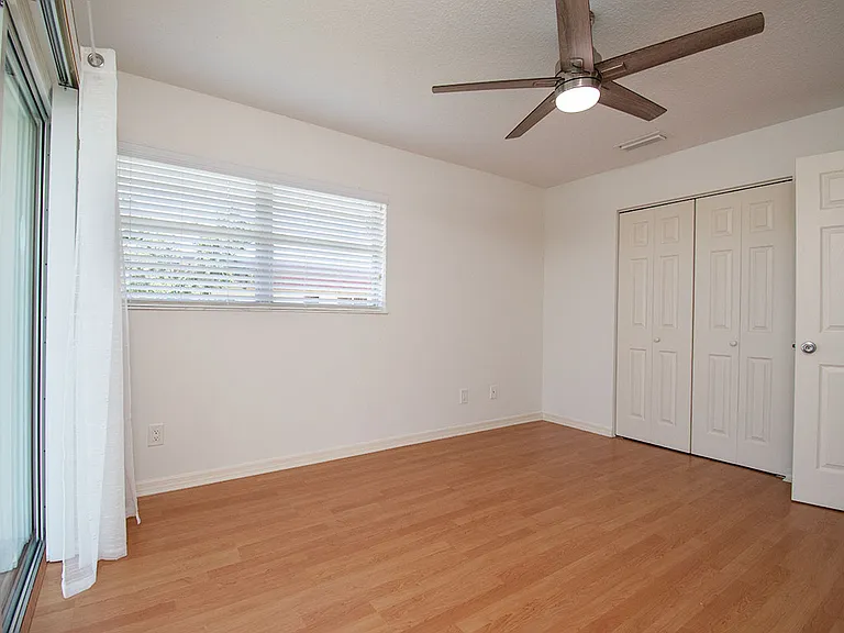74 Royal Oak Ct #206 — Photo 18