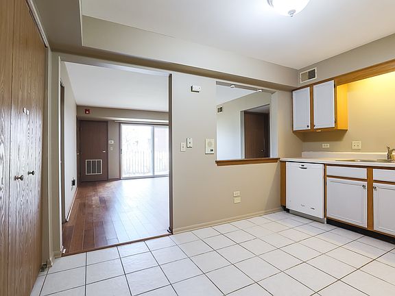 4th image of 1522 N River West Ct APT 1B
