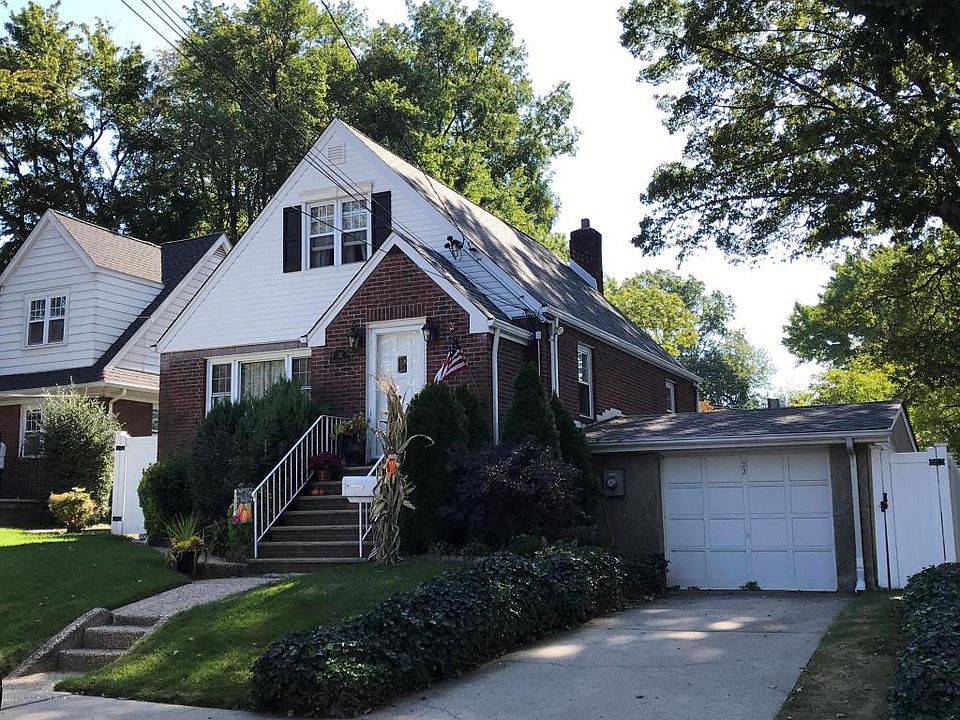 1st image of 22 Coughlan Ave