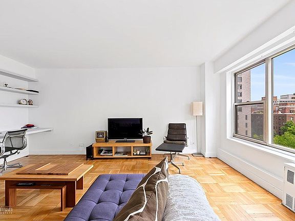 2nd image of 105 Ashland Pl #8C