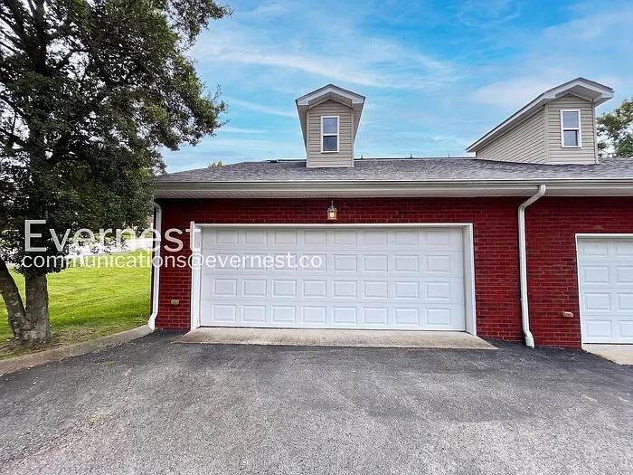 701 Vineland Ct — Photo 21