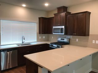 443 NE Patricia Ann Pl, Hillsboro, OR 97006