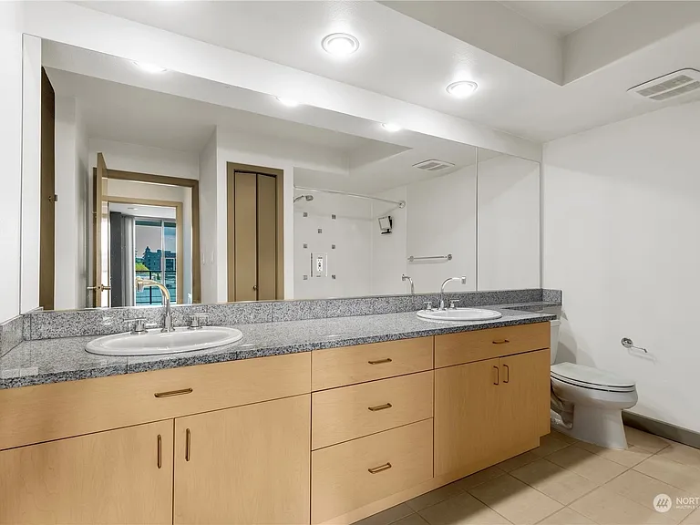 1100 106th Ave NE #307 — Photo 3