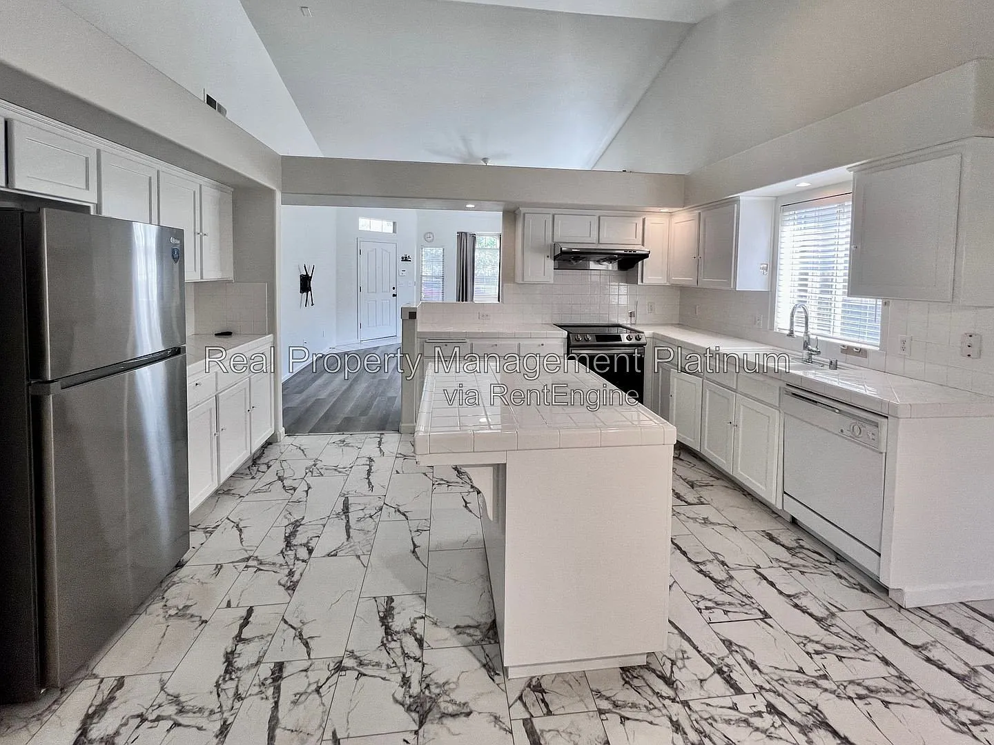 3 bed, 2.0 bath, 1458 sqft, $2,350 — Photo 1