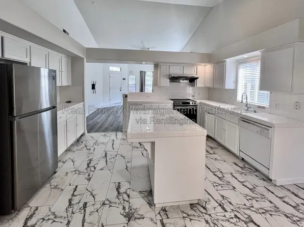10263 N Recreation Ave, Fresno, CA 93730