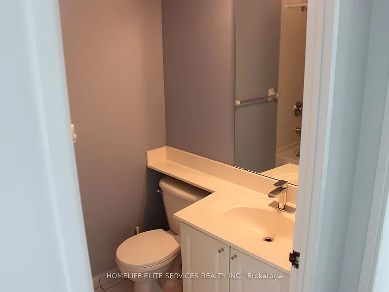 11 Lee Centre Dr #1615 — Photo 12