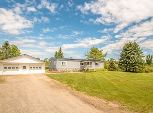 94 Old Village Rd, Northumberland, NH 03582