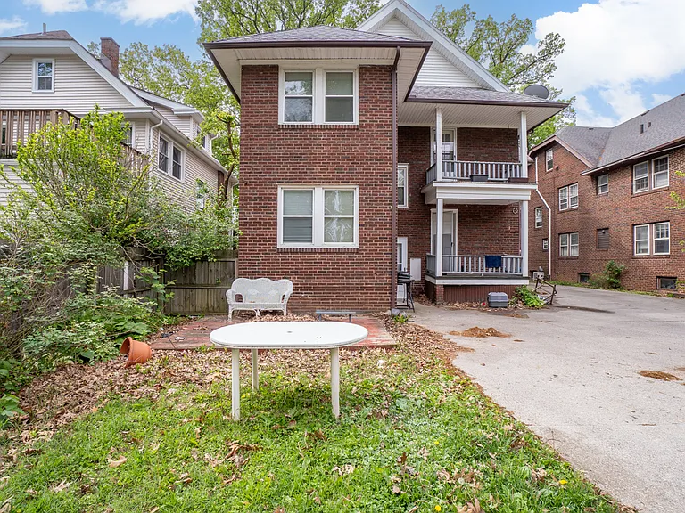 16700 Clifton Blvd #3 — Photo 19