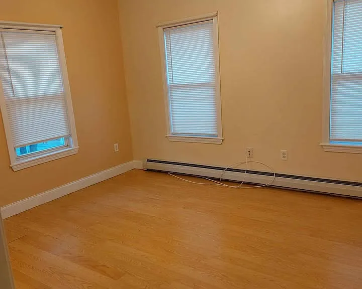 522 Parker St — Photo 4