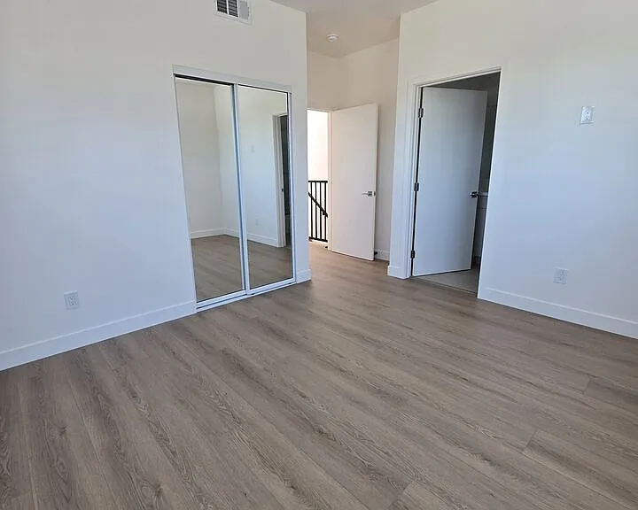 10827 1/2 Peach Grove St #1/2 — Photo 13