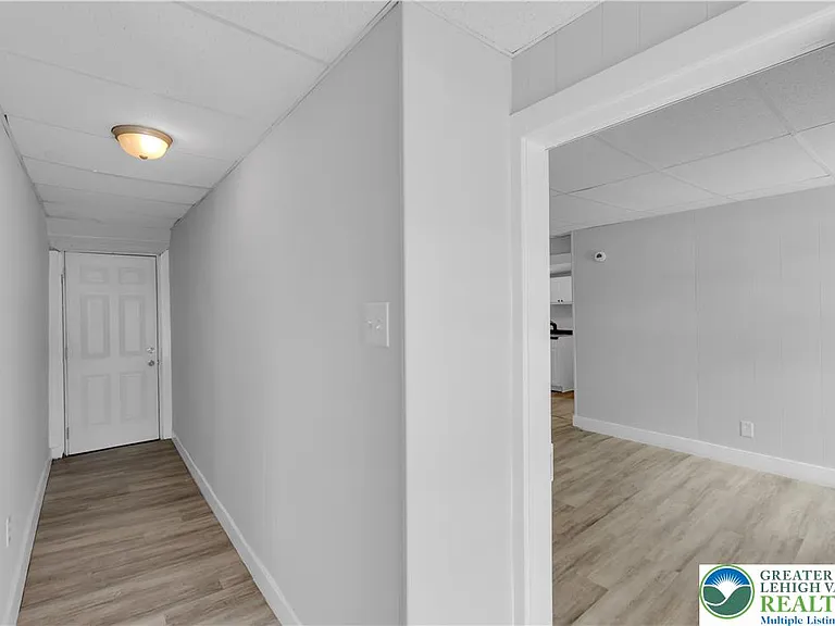 149 W Ridge St #2B — Photo 4