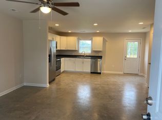 600 Rylee Ln #B, Lexington, NC 27295