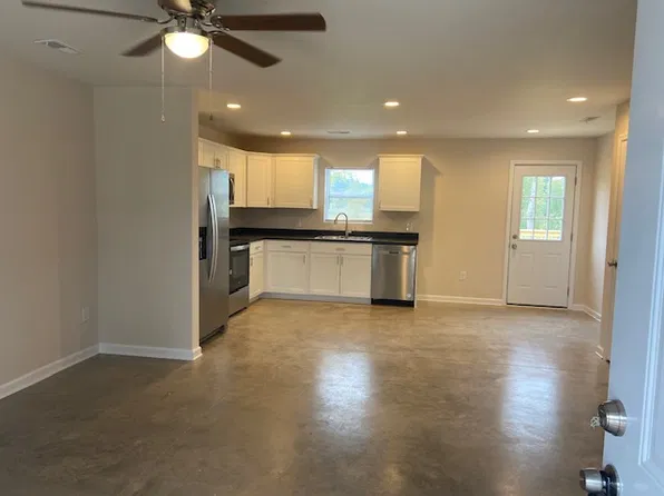 600 Rylee Ln #B, Lexington, NC 27295