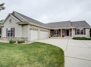 731 Bass Dr, Waterford, WI 53185