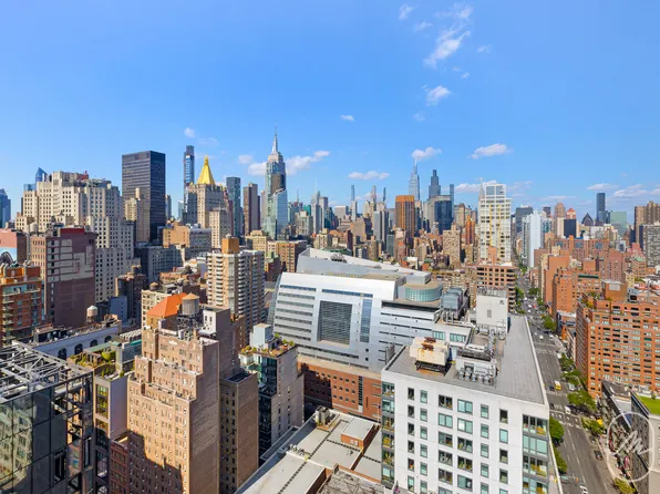 290 Third Avenue image 18 of 28