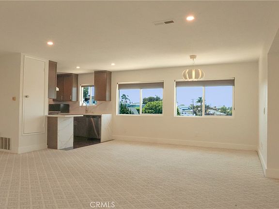 2nd image of 423 1/2 Westminster Ave #B