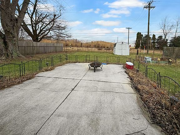 3rd image of 710 W Charles St