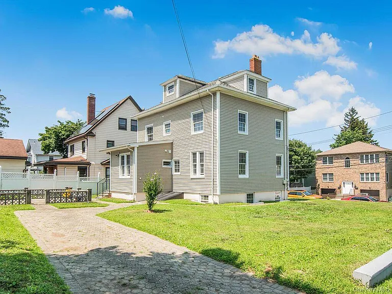 70 Normandy Rd — Photo 3