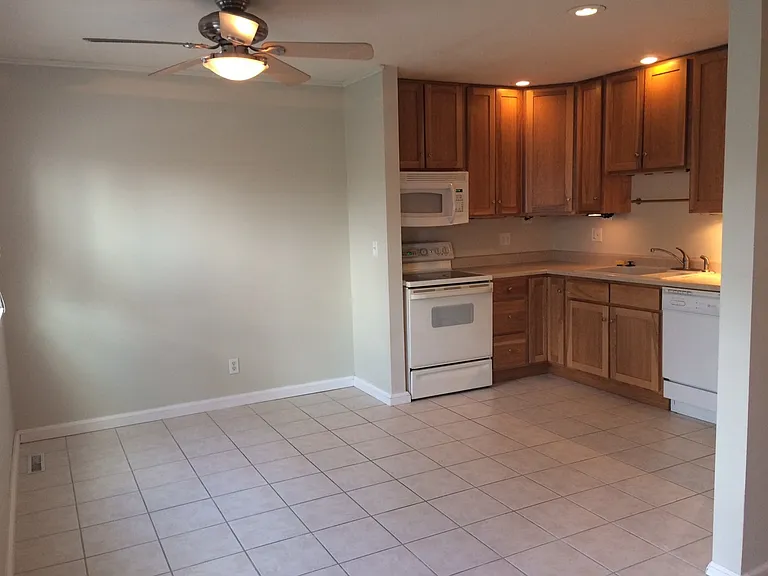 1905 Blackthorn Dr — Photo 8