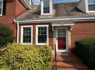 3021 S Buchanan St, Arlington, VA 22206