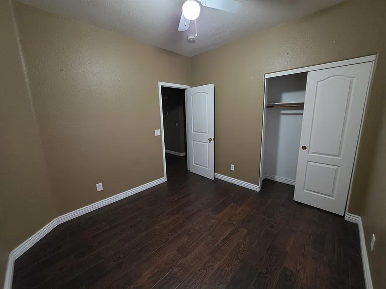 12513 W Adams St — Photo 17