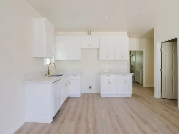 5426 Sale Ave, Woodland Hills, CA 91367
